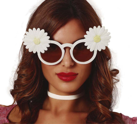 White Glasses with Daisies